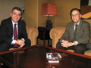 El conseller llena i Jordi Peix