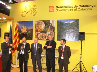 Joan Gené parlant en la inauguració de l'estand de Catalunya