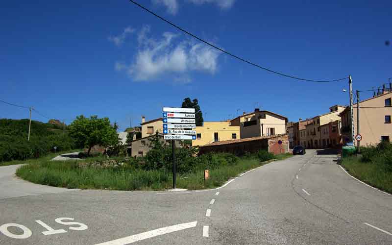 Cruce de calles en dirección Bruc de Dalt