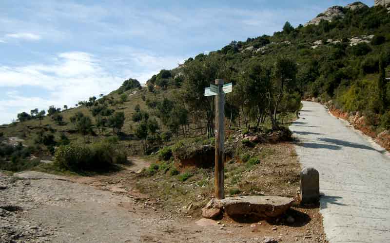 Señalización del cruce del Pla de Sant Miquel