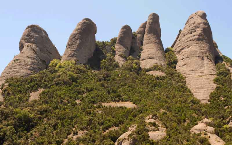 Aiguilles caractéristiques de Montserrat, appelées Les Gorres