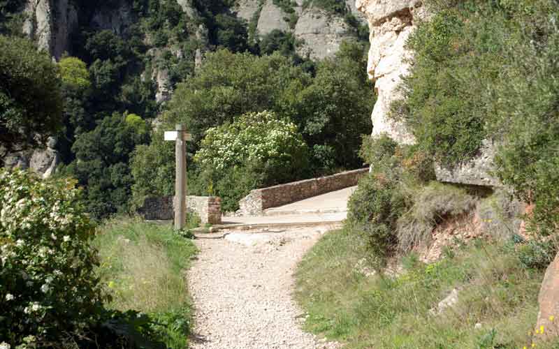 Confluencia GR 5 / 96  Camino de la Santa Cova