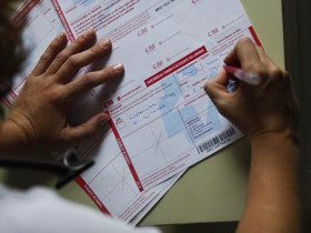 persona firmant una recepta