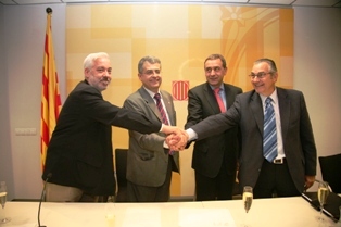 Els protagonistes, desprs de la signatura de l'acord