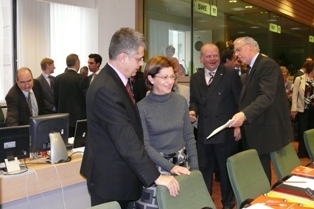 El conseller Llena i la ministra Espinosa aquest matí a Brussel·les, en la reunió del Consell de Ministres d'Agricultura i Pesca